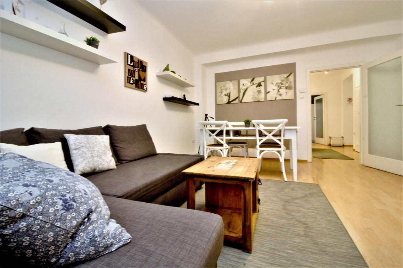 Gorgeous Hideout | City Center Apartment 1