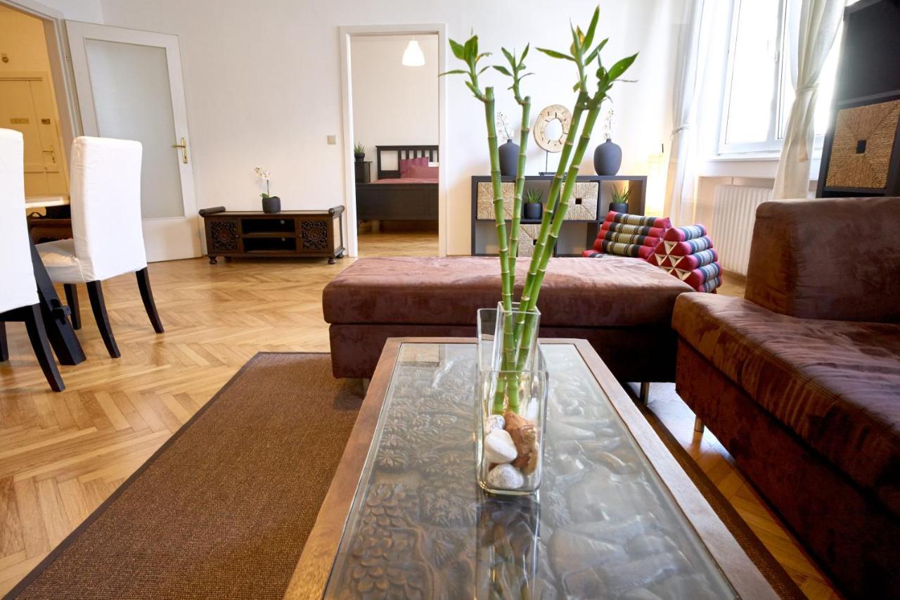 Operastreet City Center Apartment "Bangkok" in Vienna 2