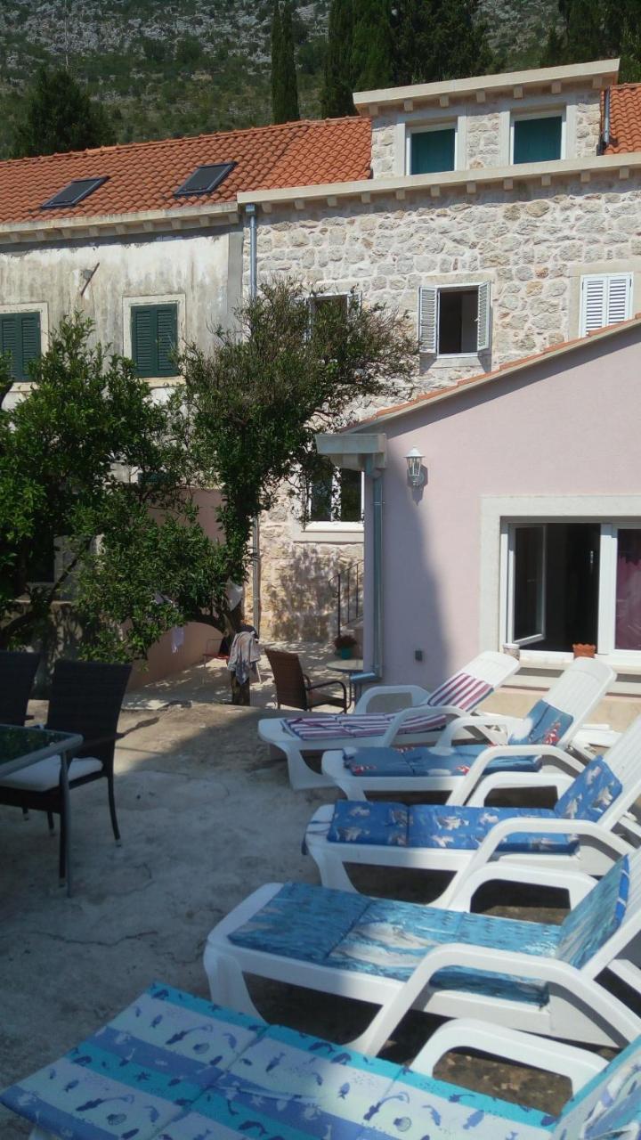 Charming 3-Bed Villa Tanya in Zaton 1