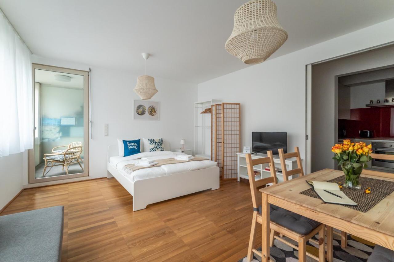 Wake Up in a Peaceful Flat with a Stellar Location