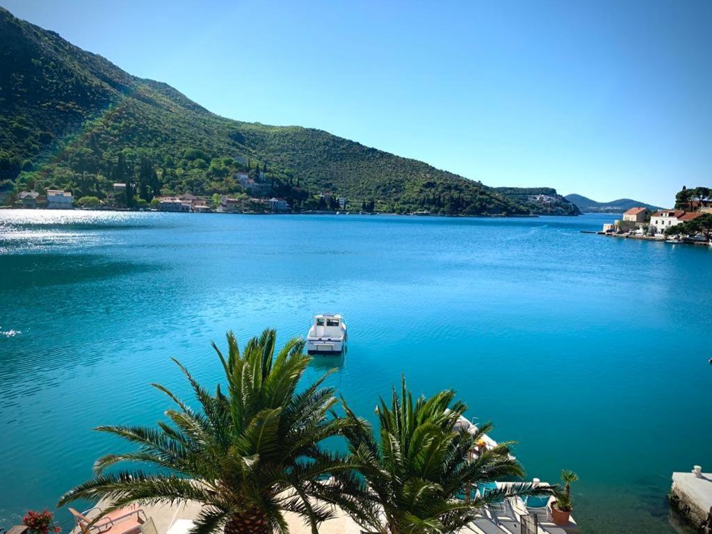 Luxury Apartment by the Sea with Private Beach 1