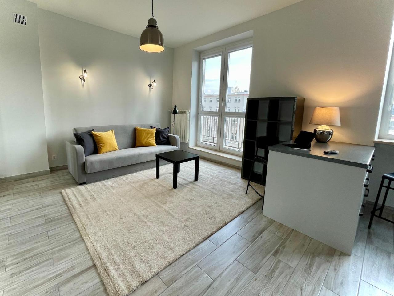 Super Forum 2 Metro Fast Wifi Netflix, Hbo, Appletv 2