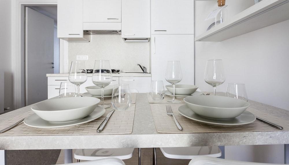 Bligny 19a Glicine Milano 1