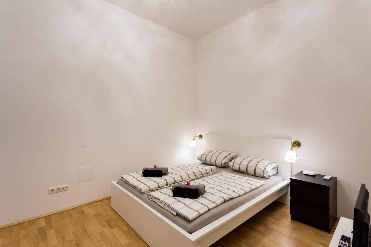 522 Mbits Wifi Air Con Self Check in 1