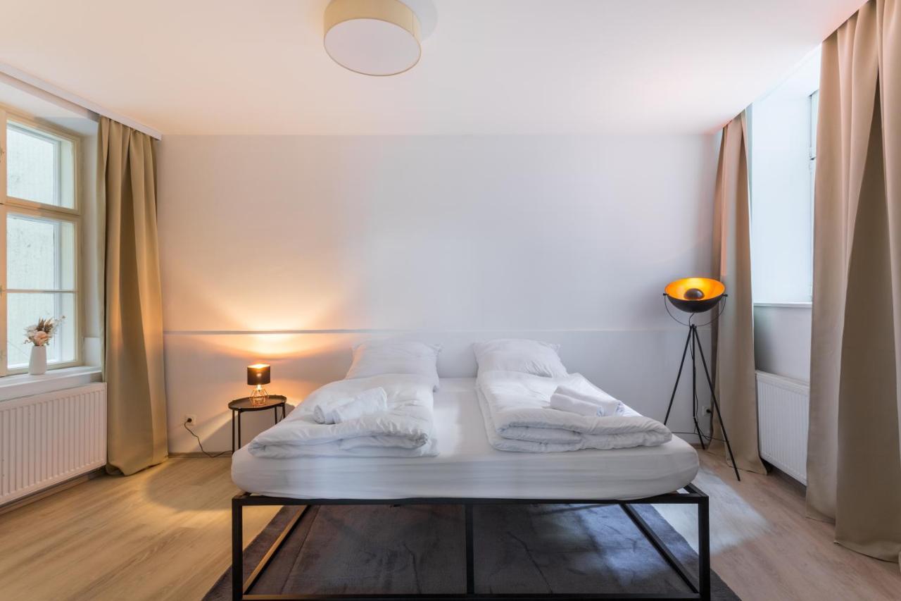 Servus at Naschmarkt 2