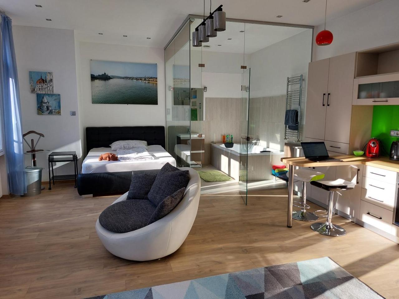 Sunny Studio at the Castle (Adults Only)