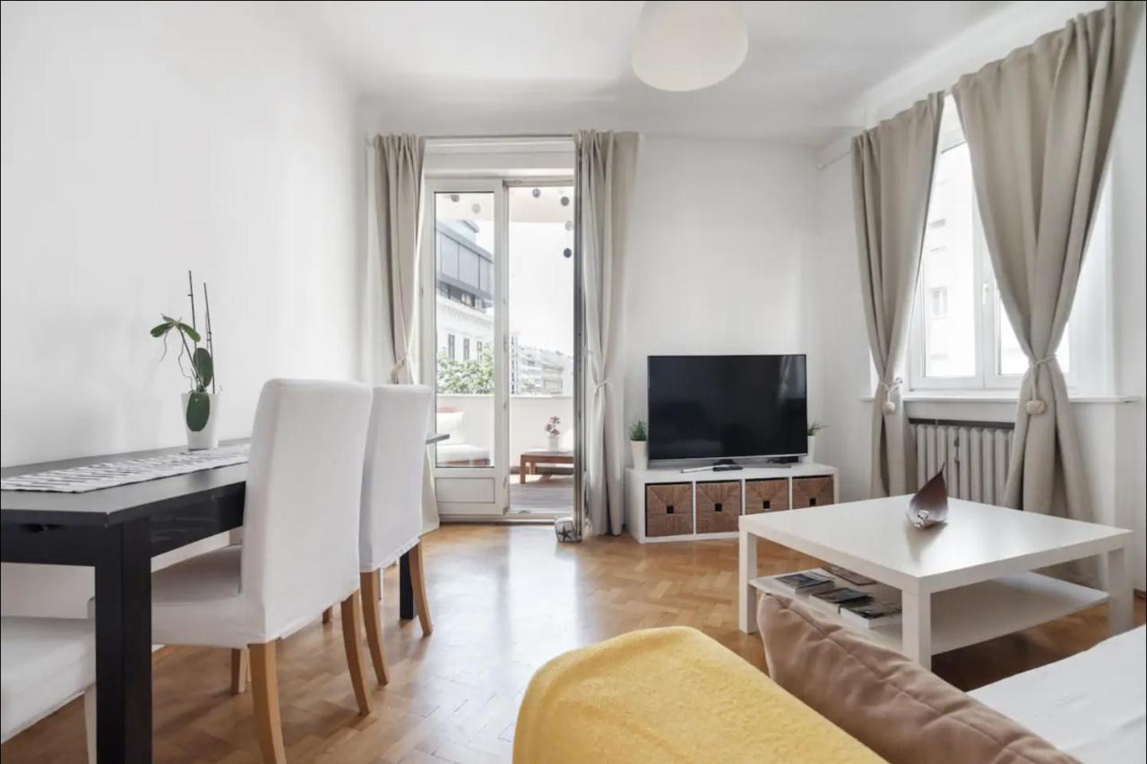 Balcony Oasis Operastreet (Adults Only) 2