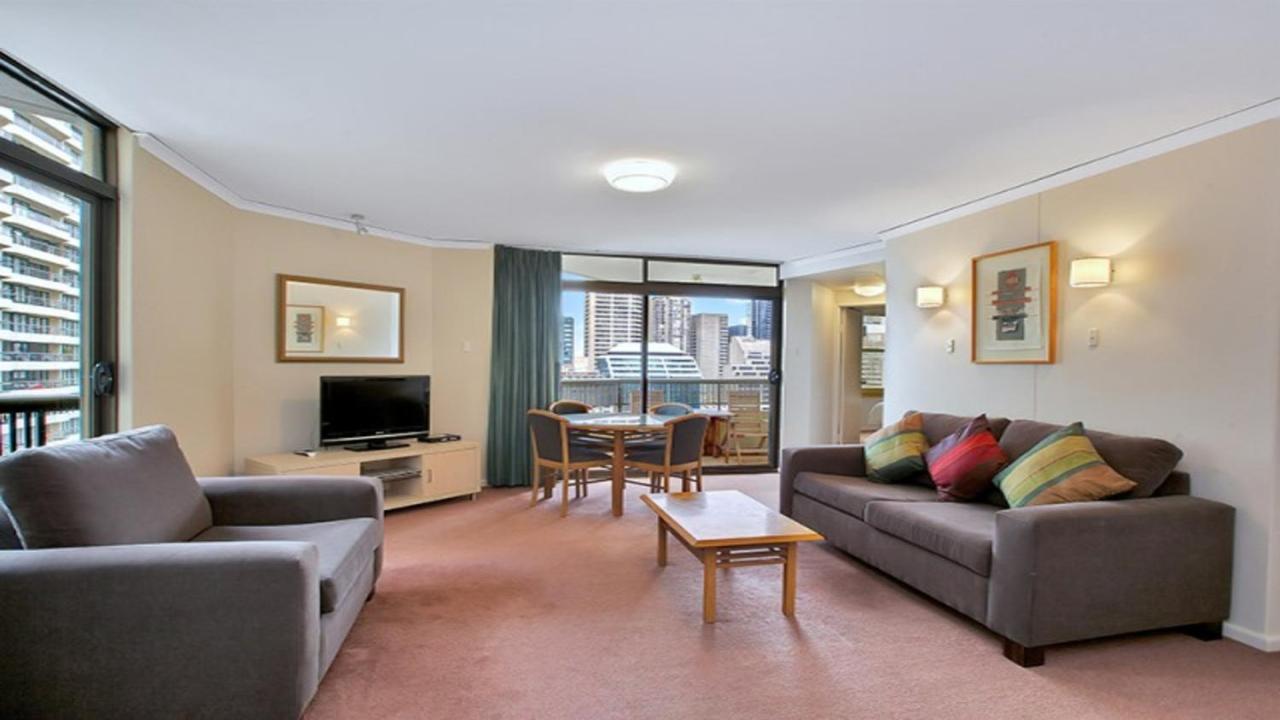 Apartment on Top of the Park 1