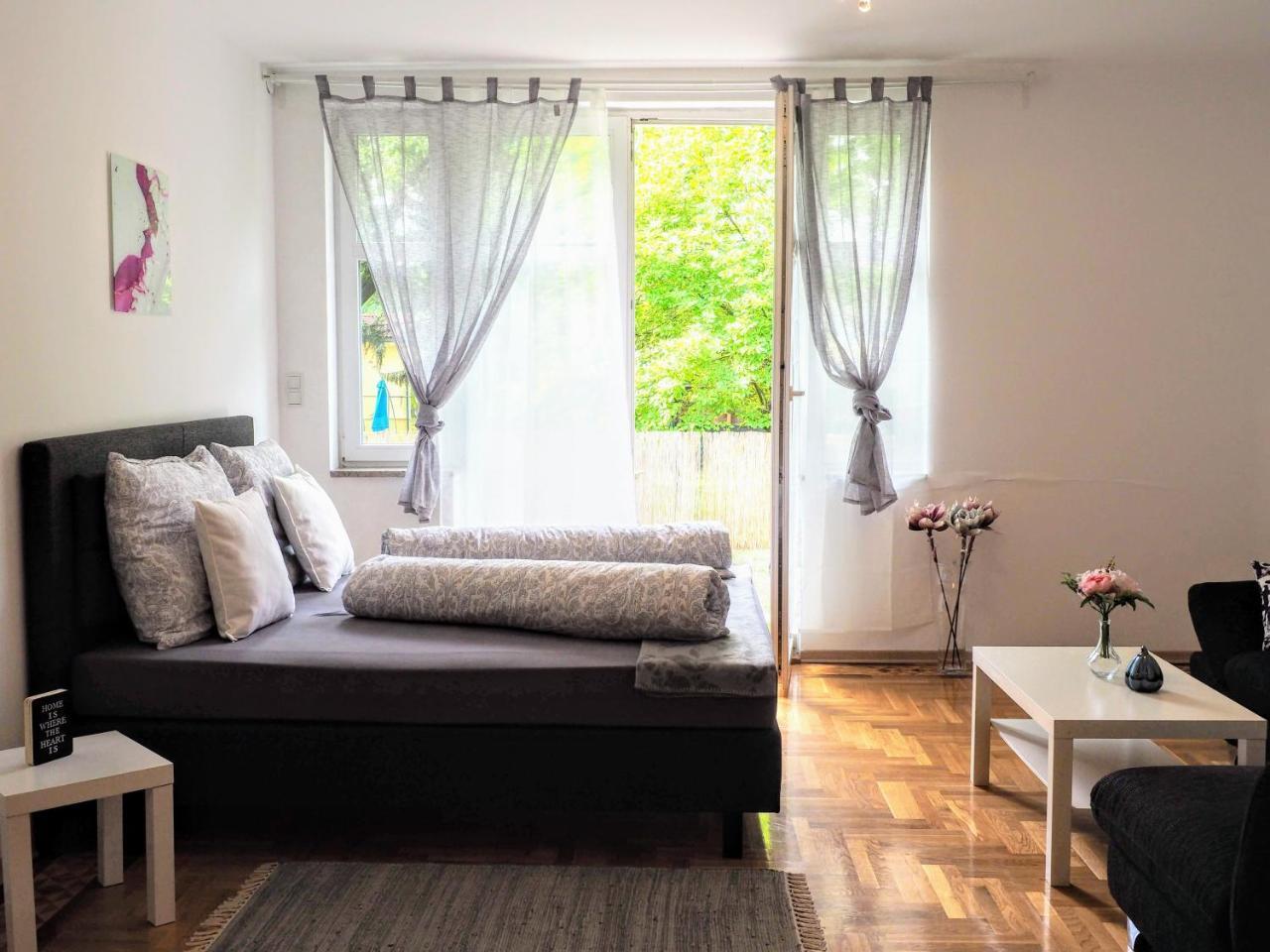 Close To Schonbrunn Apartments - Contactless 24h Check-In 2