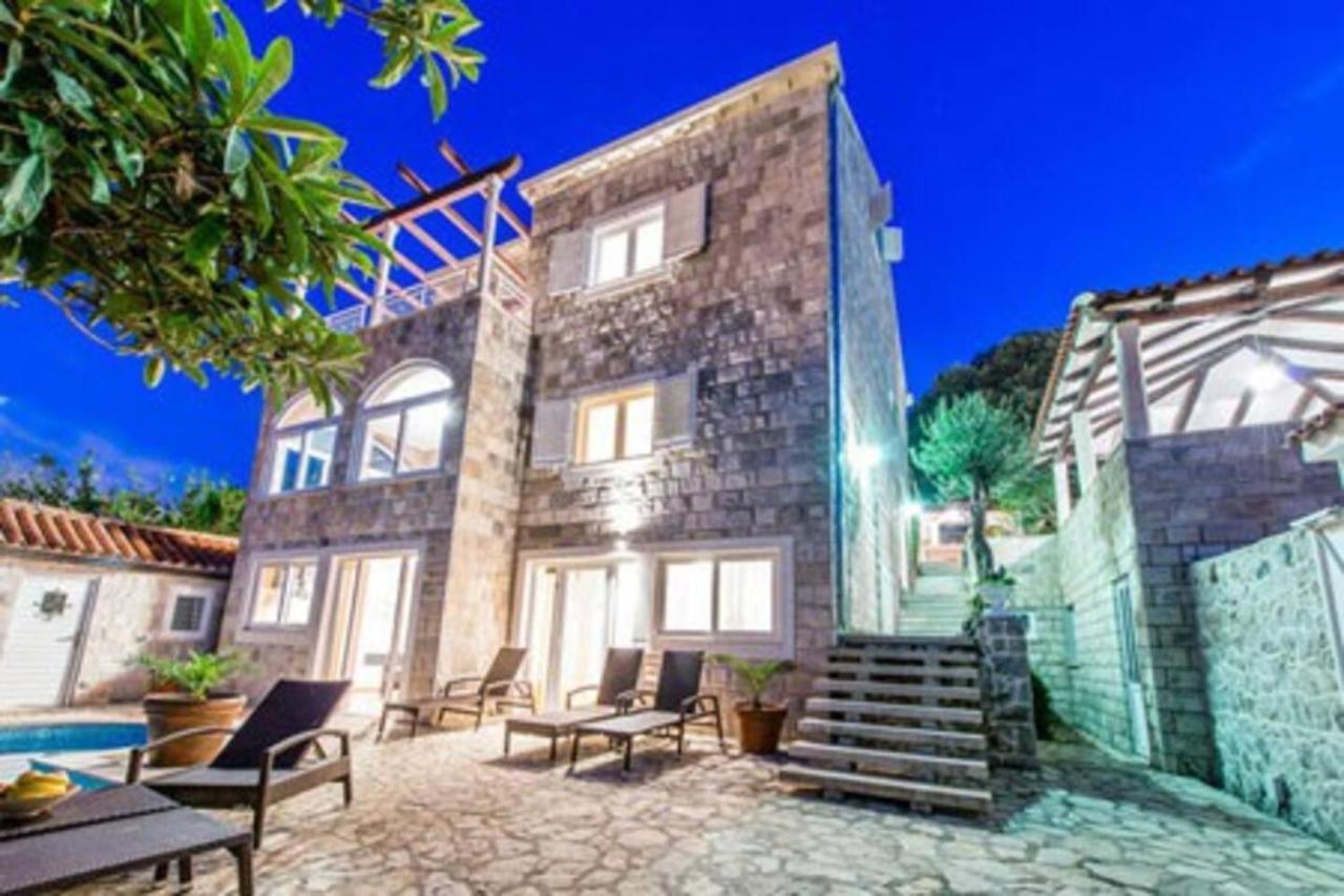 Villa Imperial View 2