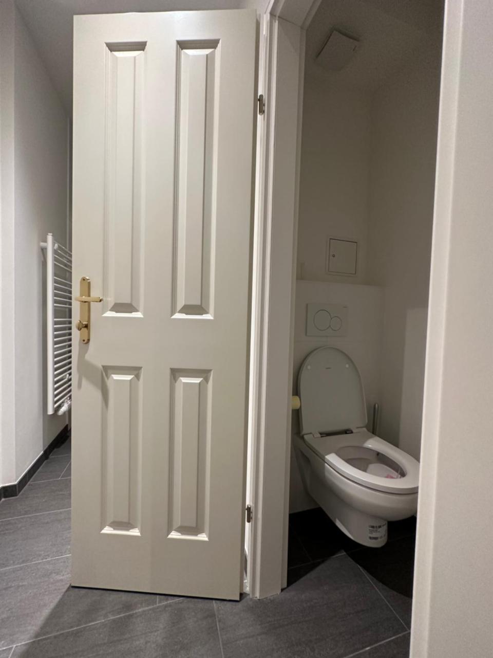 Lion`S Rooms N Apartments 1