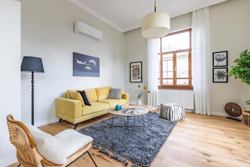 Bright Beautiful New Galata Port Balcony Gem! #260