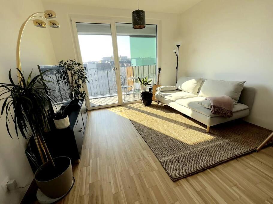 New! Apartment Near Schonbrunn