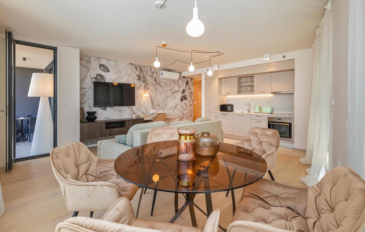 Sunny Lol Port Apartments in the City Centre