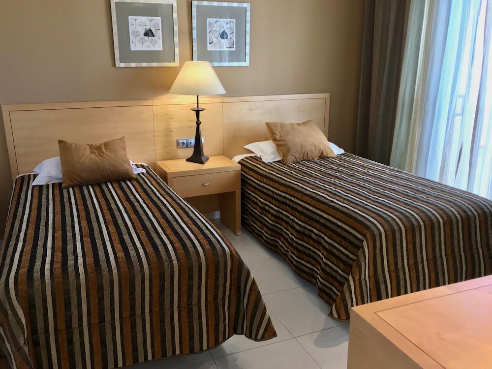 Hollywood Mirage - Excel Hotels & Resorts 2