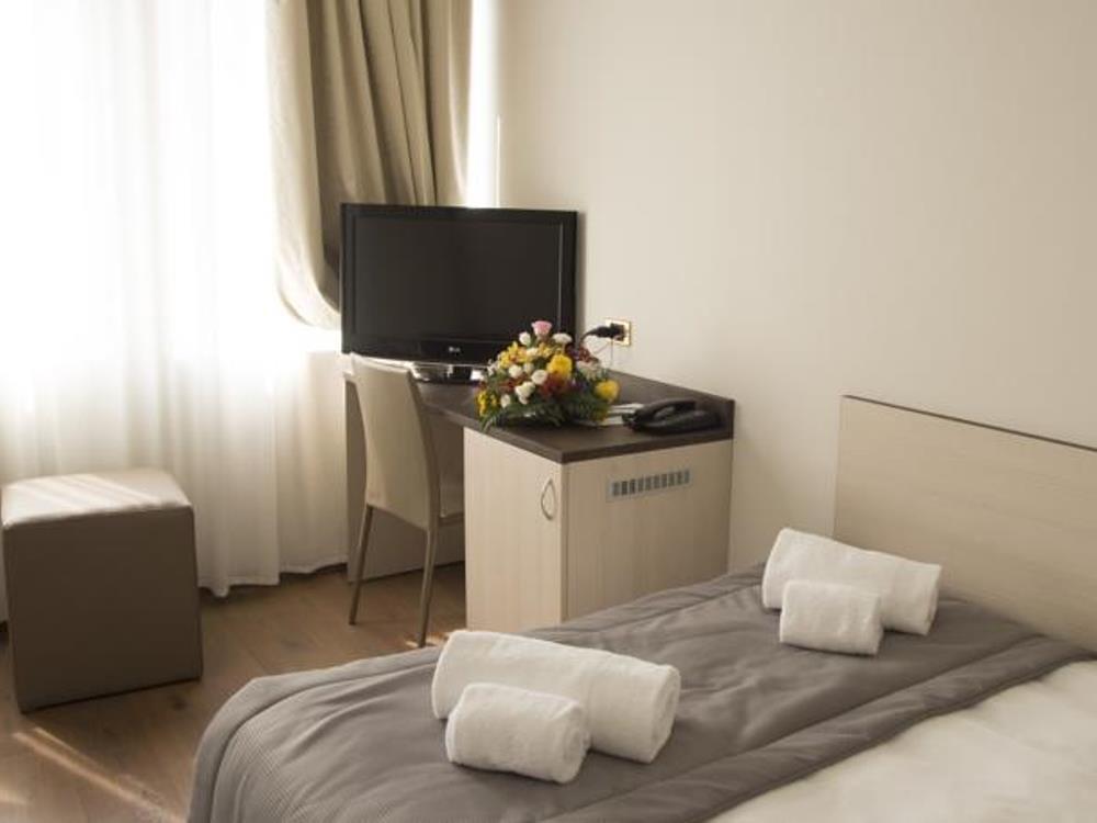 Ih Hotels Milano Puccini 1