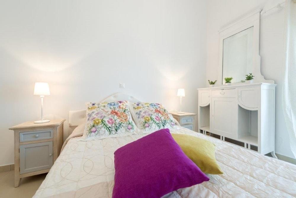 Queen of Santorini 2