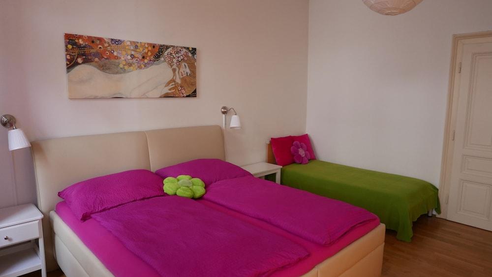 Govienna Modern Apartment 1