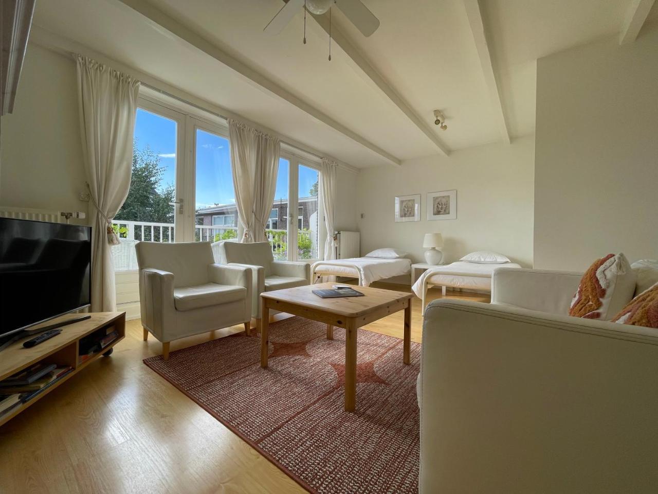 Bed & Breakfast Amsterdam 1