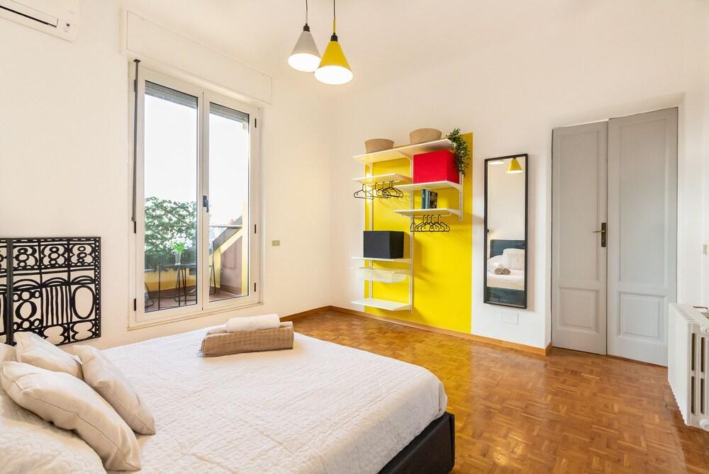 Alessia's Flat Isola 2