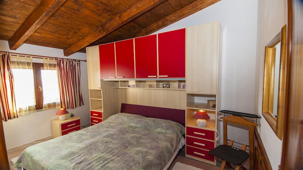 Fantastic Sardinia Casa Castas Cast01 1