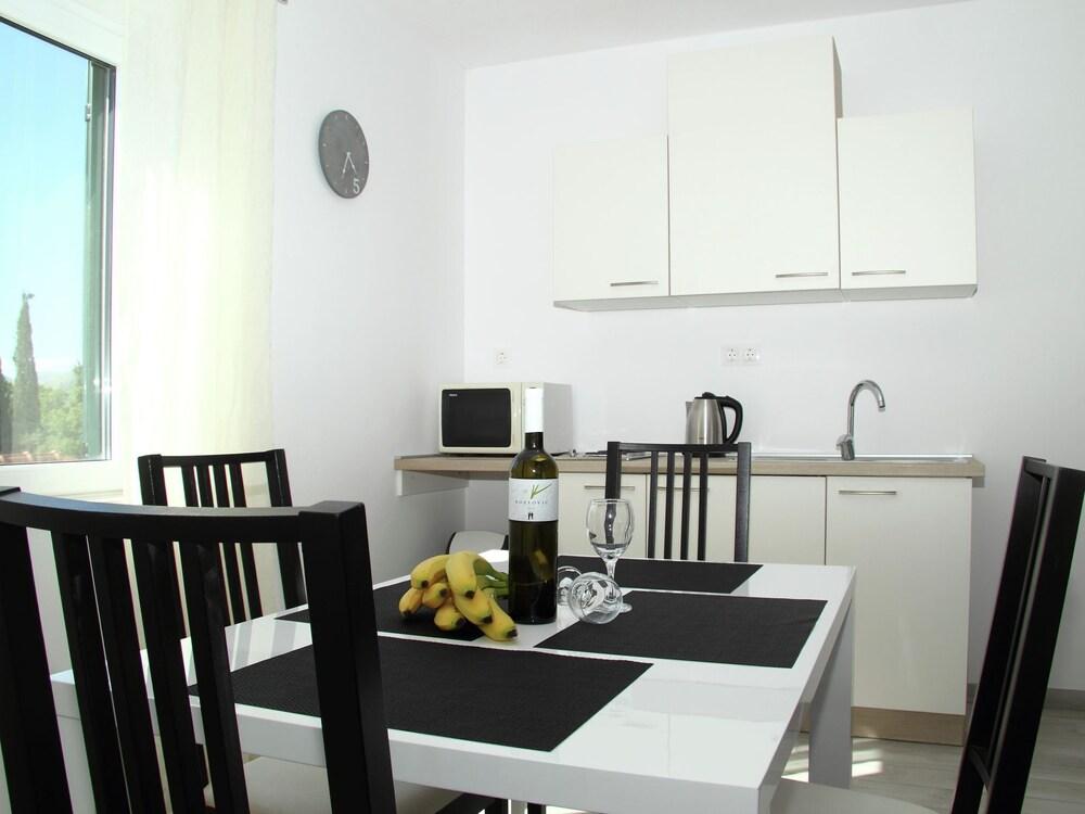 Modern Apartment in Mocici with Terrace 1