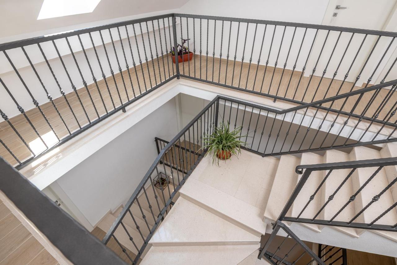 Country House Pansion 1