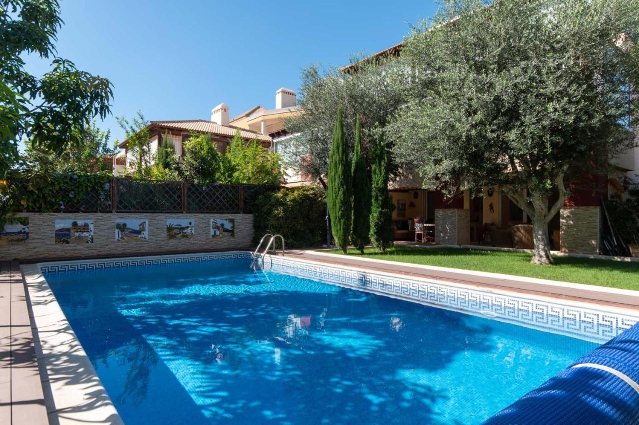 Villa with Private Pool And Beautiful Garden 1