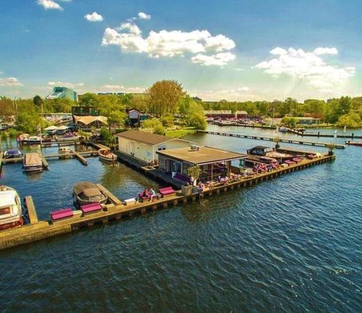 Motor Yacht Amstelle 1