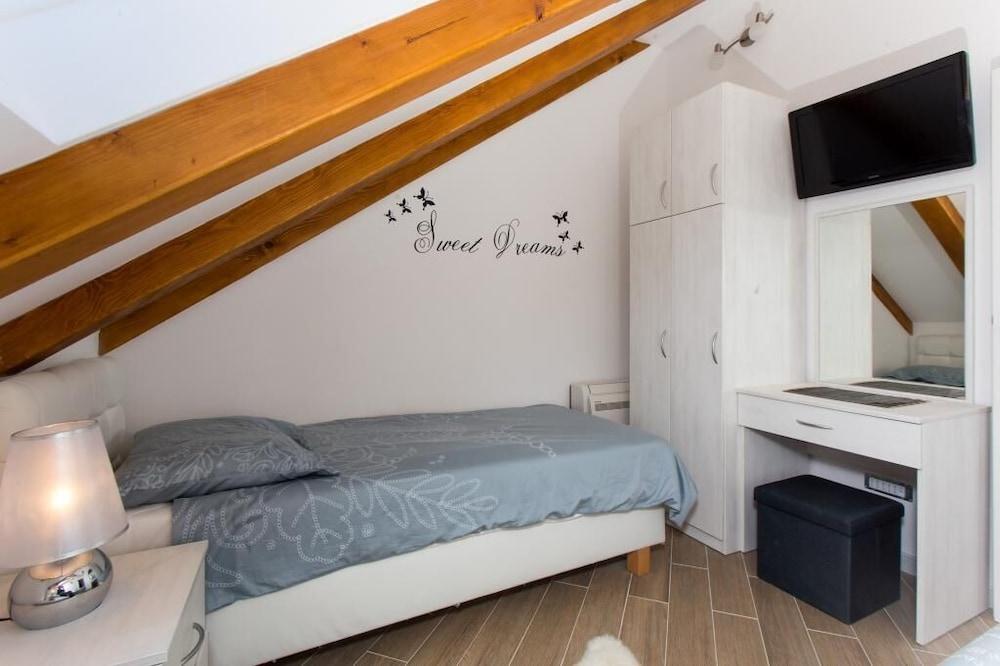 Apartment Mali Skoj 2