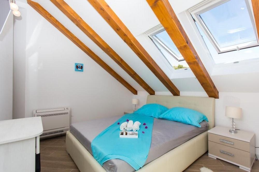 Apartment Mali Skoj 1