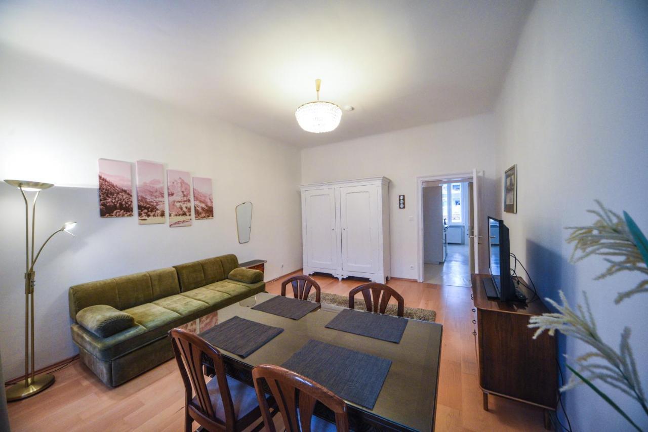 Vintage Apartment Vienna by Jr City Apartments 2
