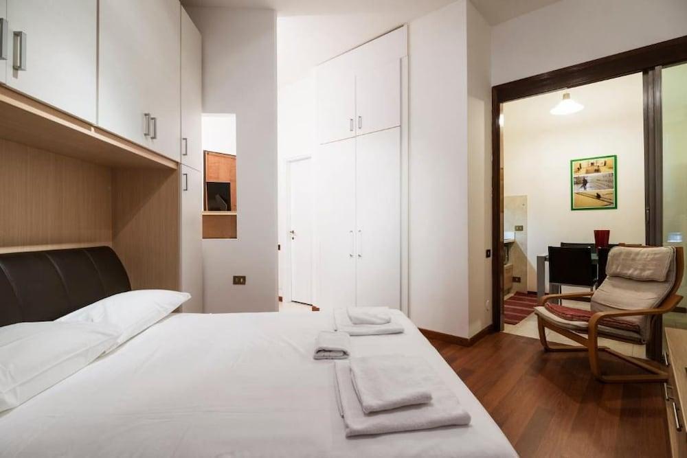 Central Station Suite 1