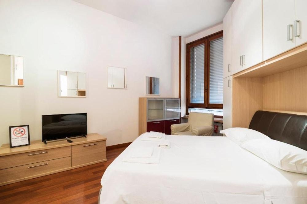 Central Station Suite 2