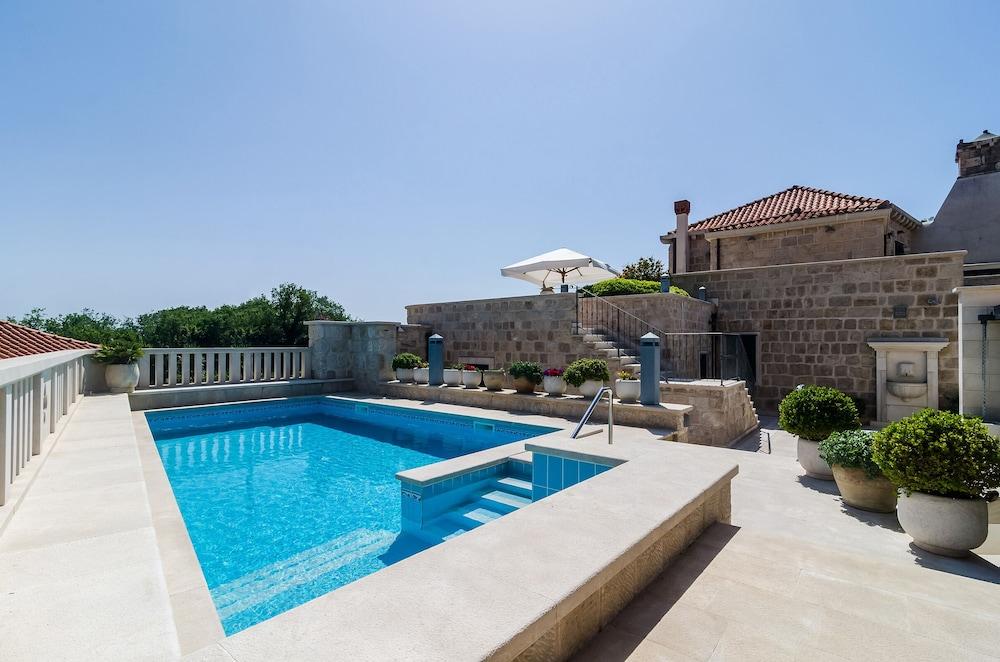 Studio Antica, Apartment with a Private Swimming Pool