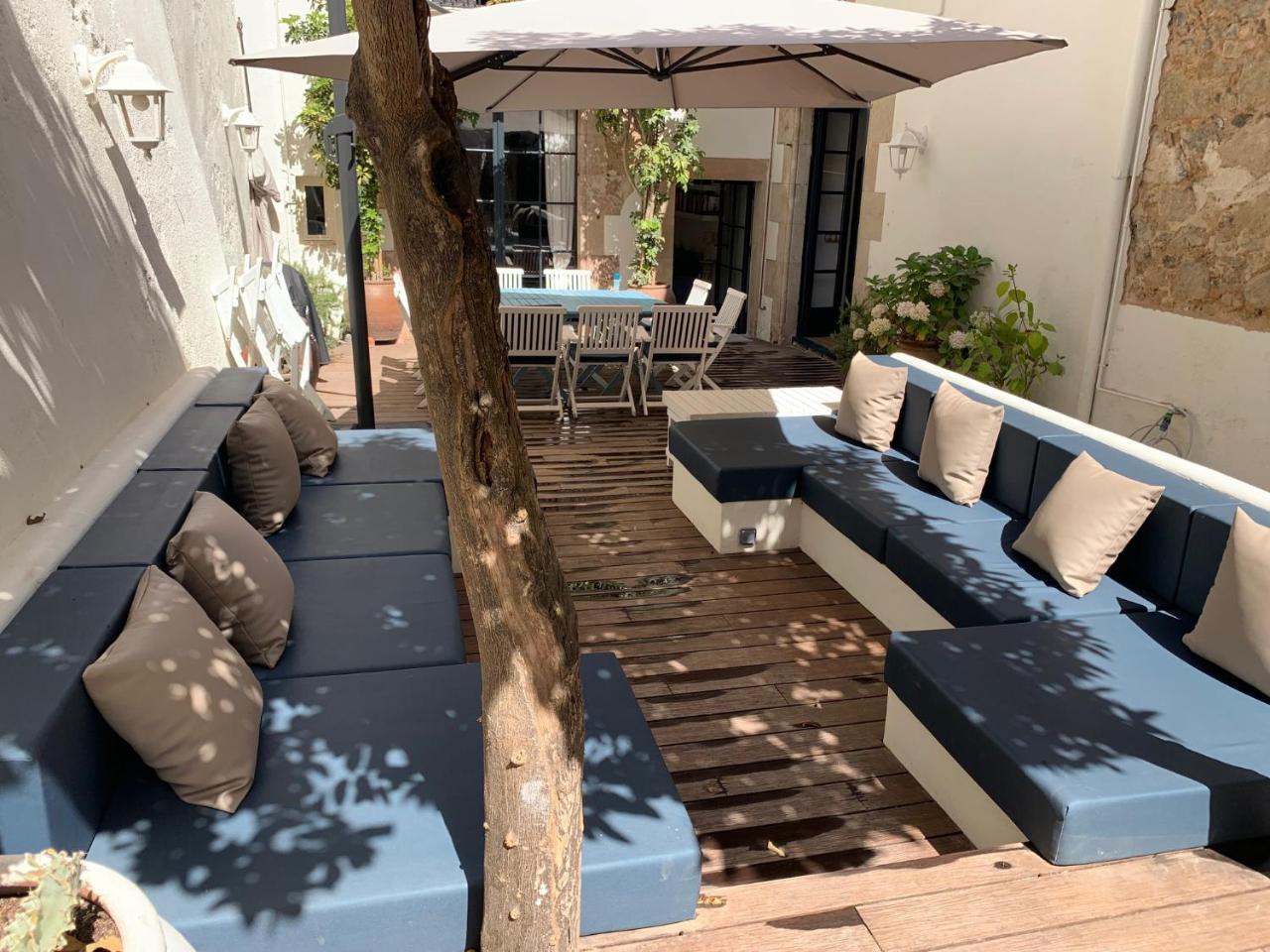 A Historic XVI Century Beach Home Near Barcelona 1