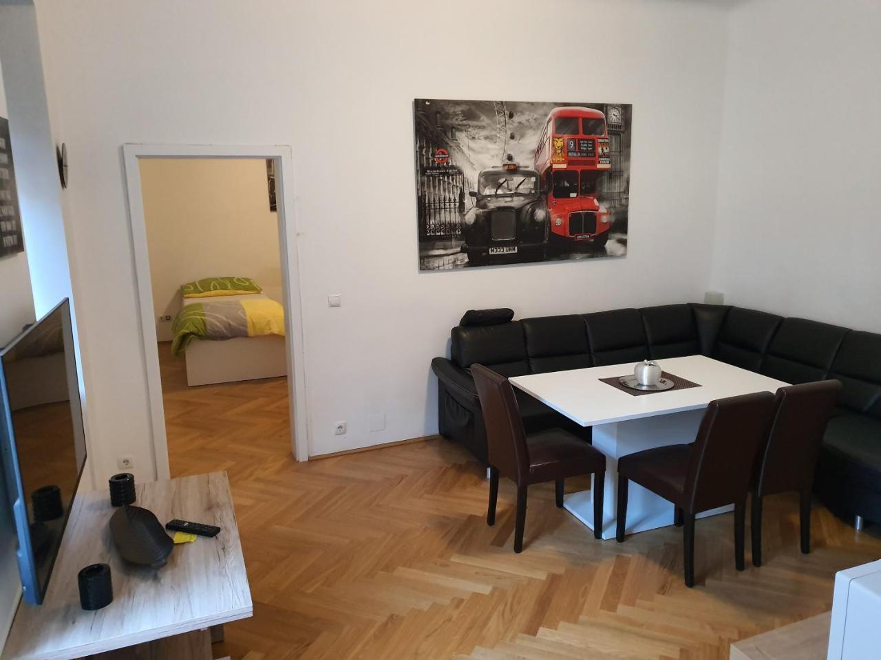 Raimond Apartment Ottakring Top 22 1