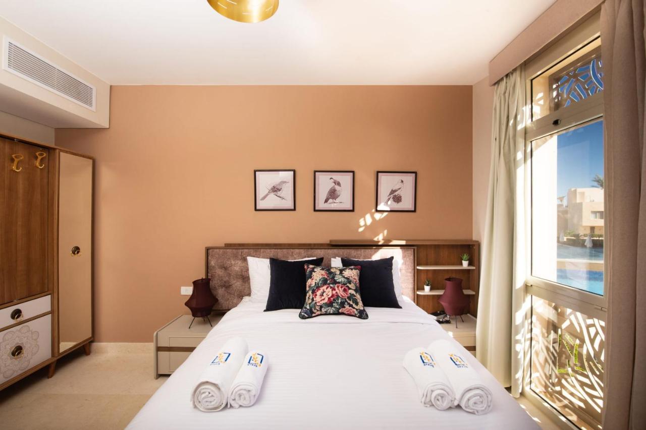 Balanced & Bright 2 Bdr Mangroovy Free Pool & Beach Access