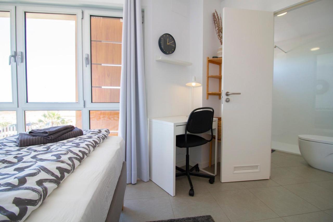 Medano4you Surfers Paradise Beachfront Home