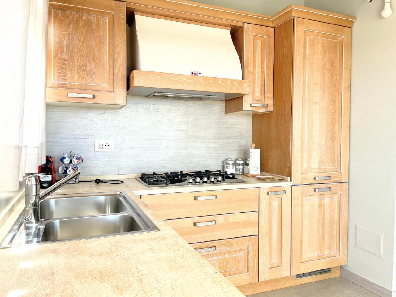 H41 Attico Moderno Vista Mare in Centro Storico Budoni 2