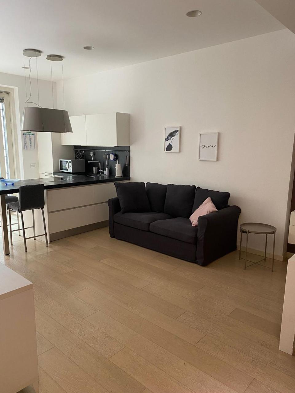 Lovely Apartment in the New Porta Nuova Area