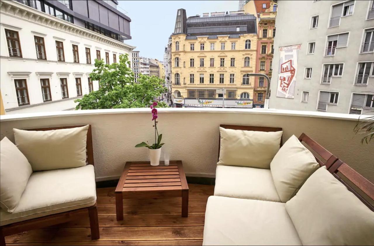 Balcony Oasis Operastreet (Adults Only)