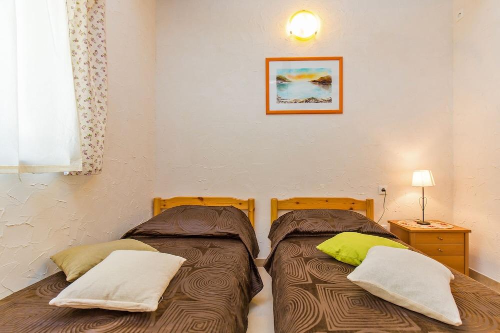 Dubrovnik Chalets - 2 Charming Stone Houses 2