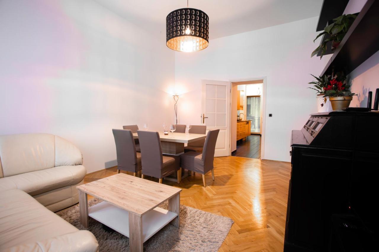 3-Bedroom Apartment in Central Vienna 1