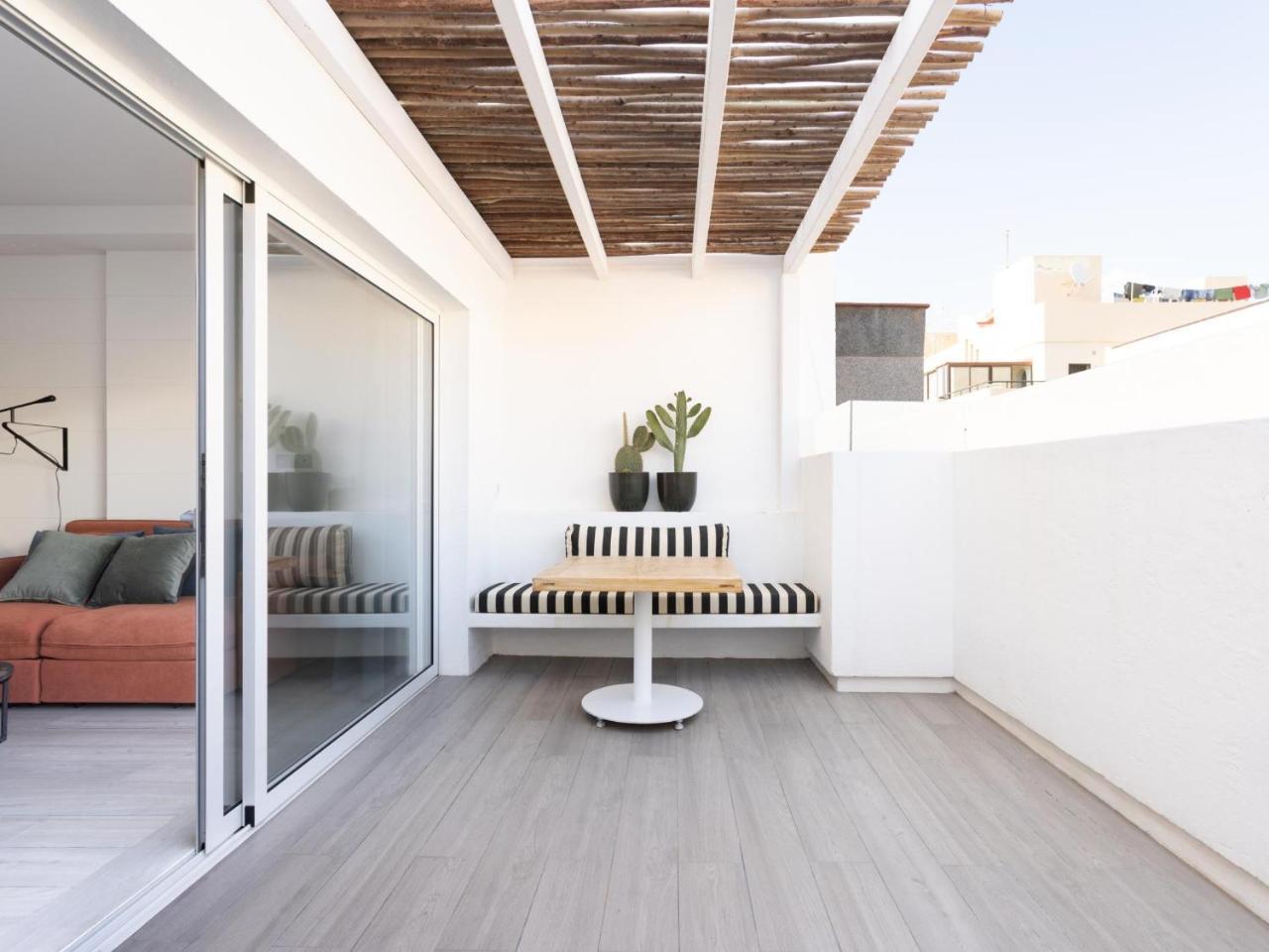 Pillowabroad - Medano a (Adults Only)