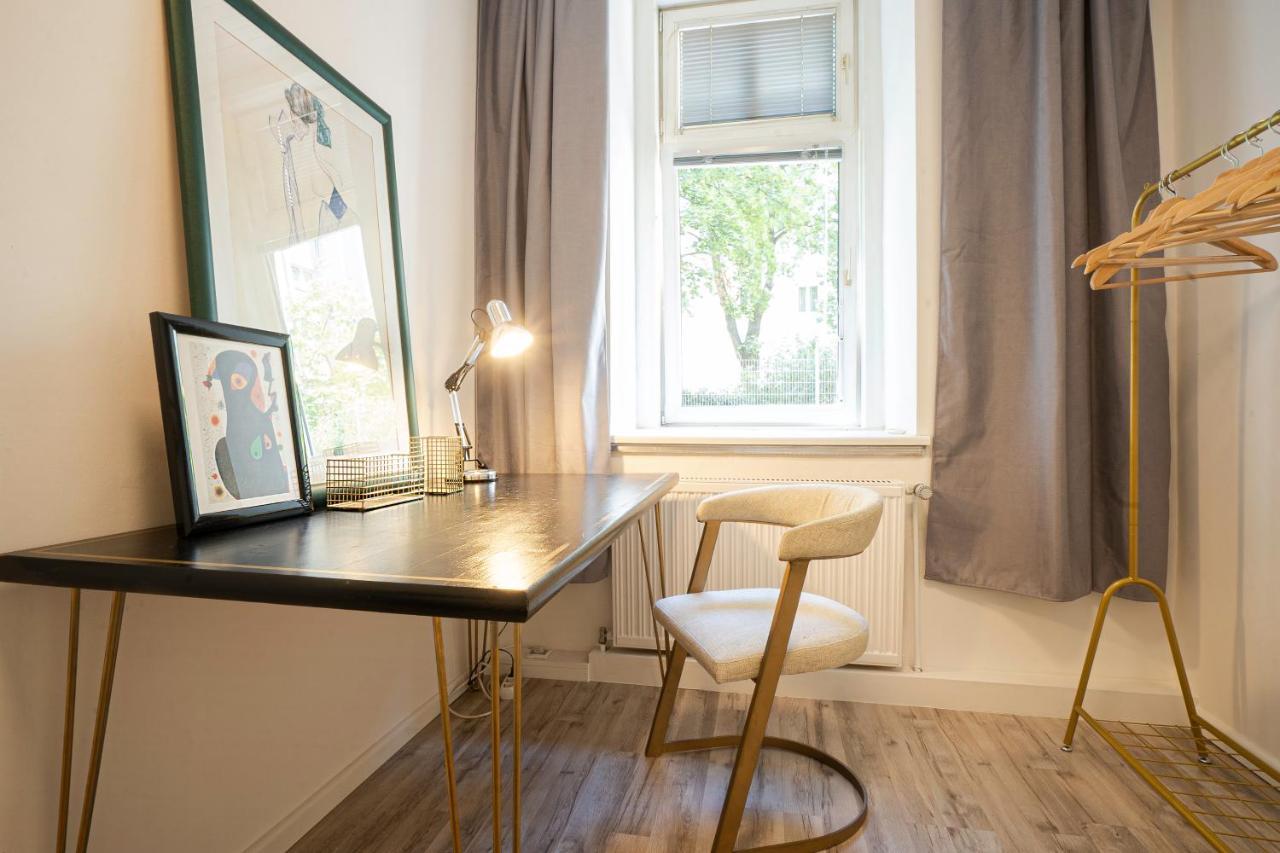 2-Room Apartment on the First Floor with Designer Renovation. Exit To the Courtyard. 15 Minutes To Schloss Schonbrunn 1