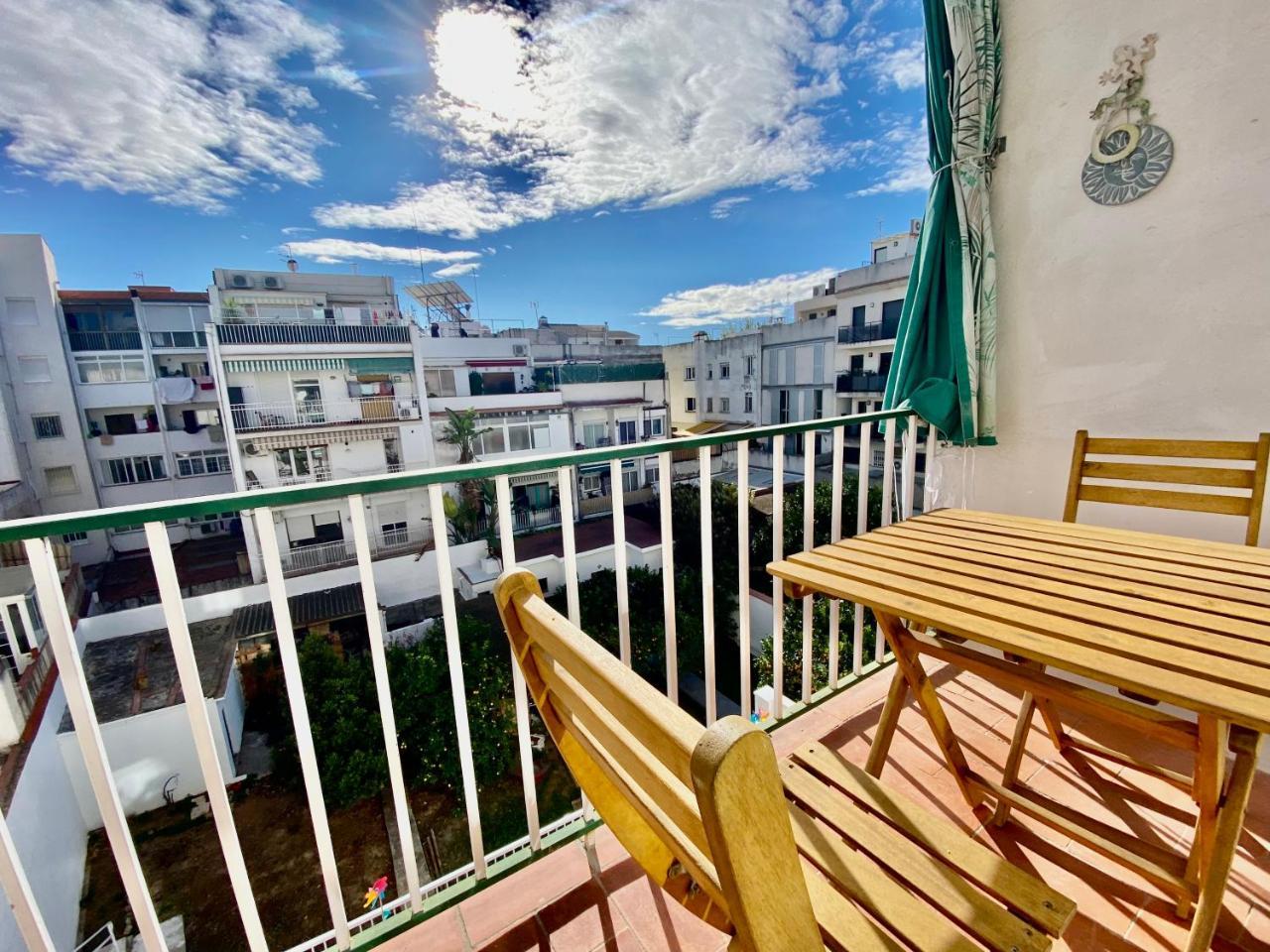 Imma Bright Apartment by Hlclub Agency