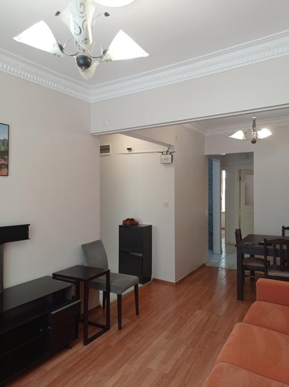 2+1 Daire Yusufpasa Tranway Stasion