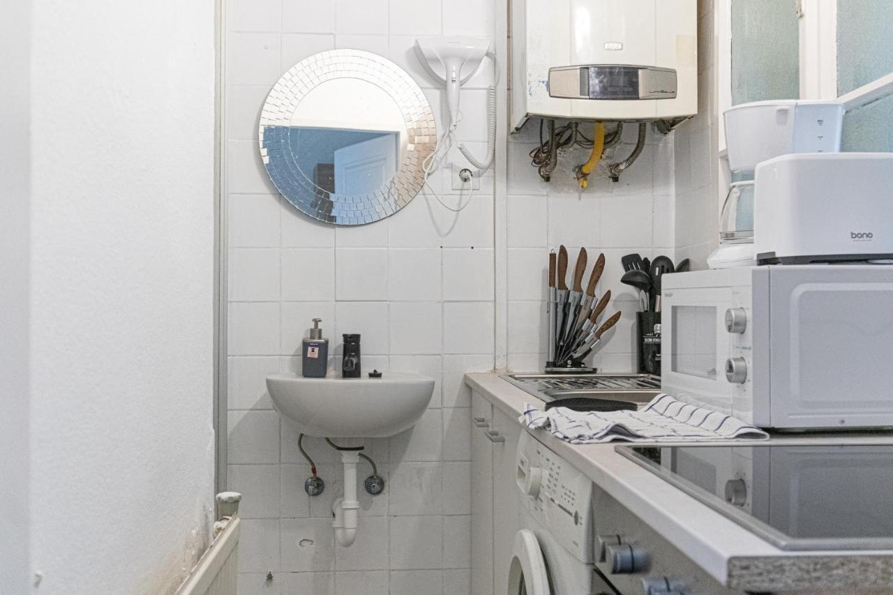 Gorgeous 2br Apt. Central Located And Spacious 2