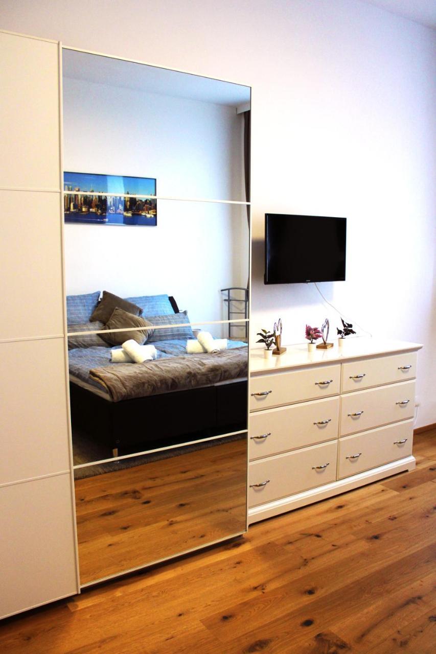 Goldberger Apartment 1020 1